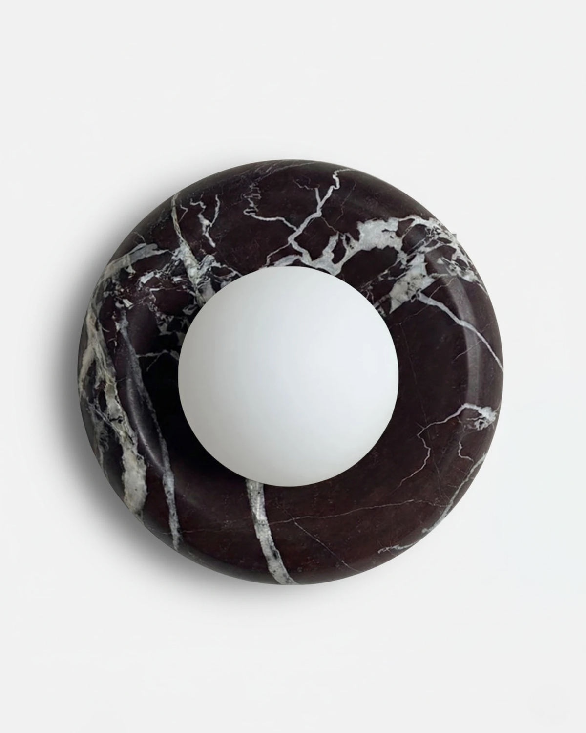 Alabaster wall sconce LATTE No.02 in Bulgari Violet, dark purple stone ring with white veins around a frosted sphere
