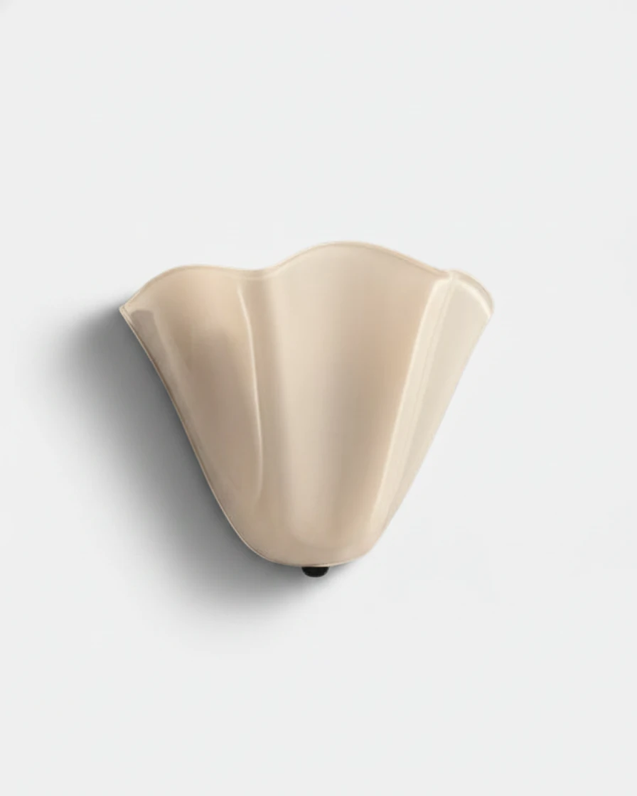 Brass wall sconce DALIA No.03 in ivory, scalloped blown-glass flower shade with a small brass finial