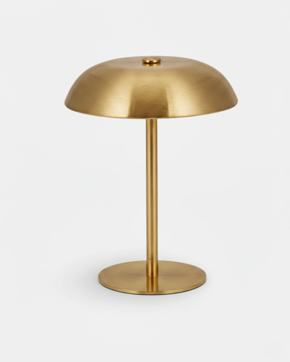 Cordless mushroom lamp LUMA No.02 in Polished Gold, gold-finish aluminum dome on a slim stem and round base
