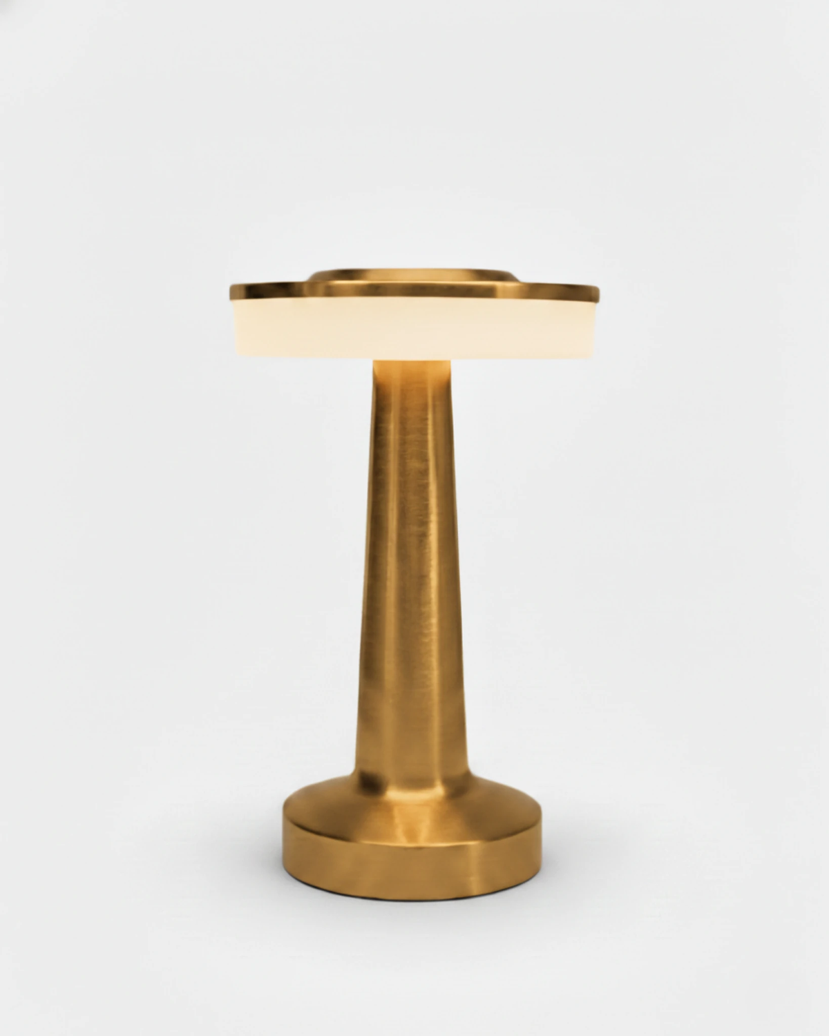 Cordless table lamp LUCCA No.01 in brushed gold, slim bar lamp with the halo ring switched on